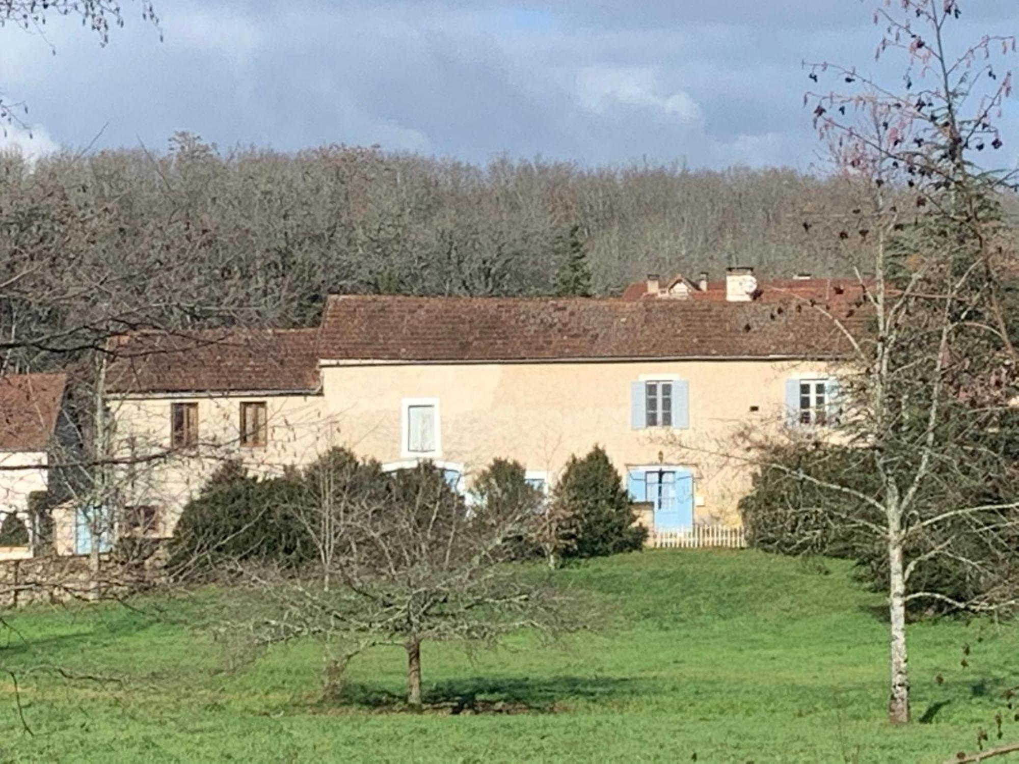 La Grange, 10 Rue Du Lavoir Saint-Martial-d'Albarede Bagian luar foto
